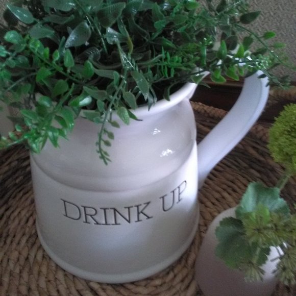 White STONEWARE PITCHER - Picture 4 of 5